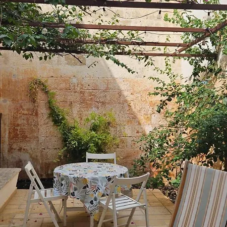 Outdoor Courtyard *